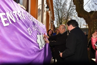 Junto a Paredi, Sileoni inauguró la primera Escuela de Artística de Mar Chiquita