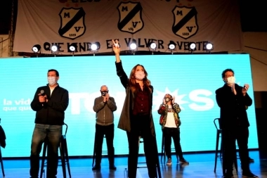 Tolosa Paz y los candidatos de La Plata cerraron campaña en Meridiano V