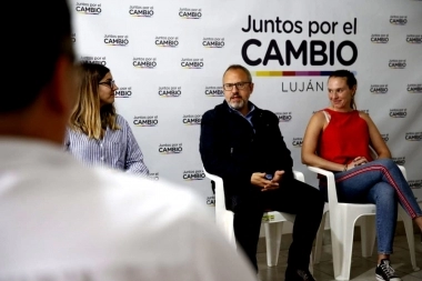 Valenzuela recorrió Luján, Mercedes y Suipacha para hablar con vecinos