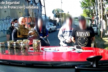 Video: lo detuvieron en la calle por vender cocaína y marihuana