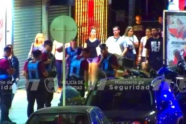 Detuvieron a mujeres que intentaron "punguear" a una joven en una céntrica avenida