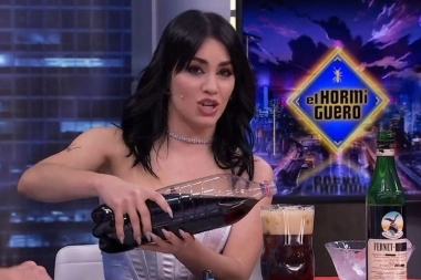 Fernet for export: Lali preparó un “viajero” en televisión española y estallaron las redes