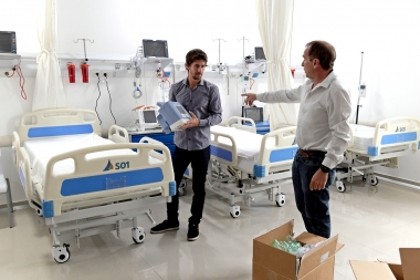 San Fernando: Andreotti presentó una nueva sala de Terapia Intensiva exclusiva para coronavirus