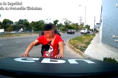 Video: agentes del COT asistieron en una joven agredida por su pareja