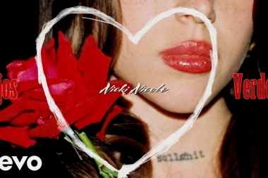 Con nuevos sonidos e ¿indirectas a Peso Pluma?, Nicki Nicole presentó “Ojos Verdes”