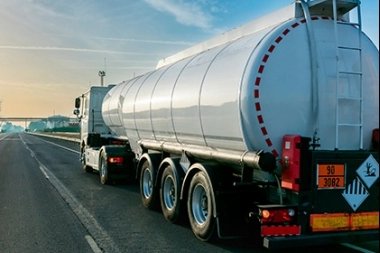 Senador bonaerense pide medidas urgentes frente a la falta de combustible 
