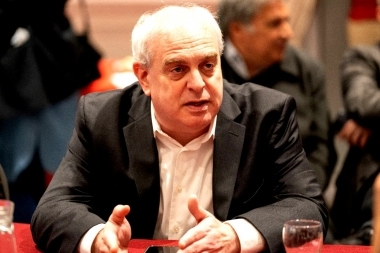 Rabinovich explotó contra Kicillof: lo acusó de dar cargos municipales por herencia familiar