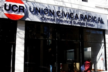 Arde la UCR bonaerense: una patota irrumpió al Comité Provincia y dejó las urnas de Quilmes