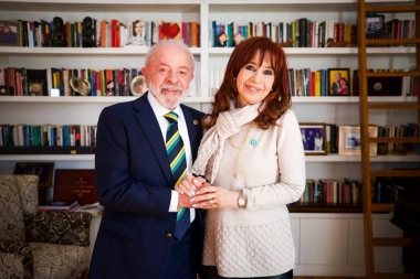 Cristina recibió a Lula en Constitución y liquidó a Milei: “Seguí vendiendo humo, lástima que no calienta”