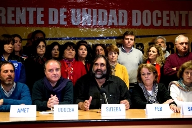 Duro comunicado de gremios docentes contra Villegas y la "Gestapo" en la mesa judicial