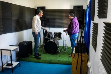 Juanci Martínez presentó la nueva Sala de Ensayo totalmente equipada para Rivadavia