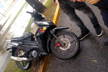 Accidente fatal: un motociclista cayó y murió