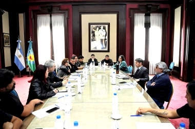 Junto a referentes de fábricas recuperadas, Kicillof prometió paliativos por la crisis económica