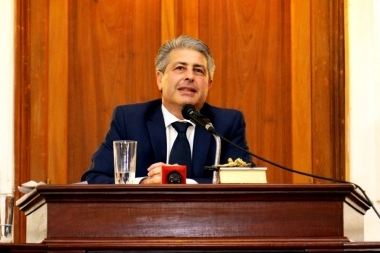 “La gente revisa los contenedores de residuos”: intendente detalló la dura situación de su distrito