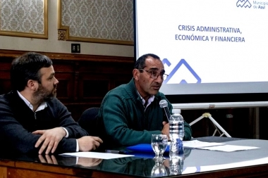 Caída en picada: intendente bajó su sueldo y el de su gabinete para acolchonar la crisis