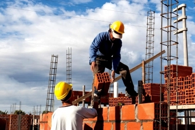 Caída en la producción e impacto en el empleo: Provincia encendió alarmas por la crisis