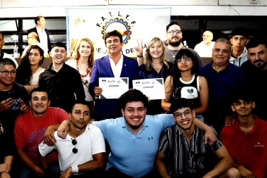 Espinoza: “Con Axel vamos a seguir generando oportunidades de trabajo y de una vida mejor”