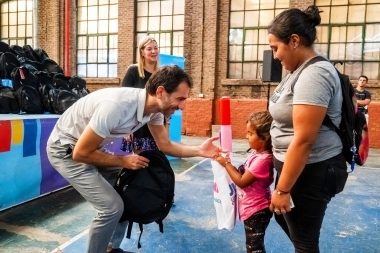 Petrecca entregó mochilas y útiles a 500 familias en Junín: “La educación siempre es prioridad”