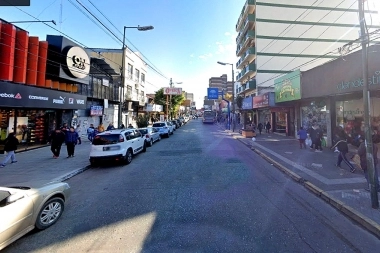 Video: fue a comprar helado y cuando no la veían, pesó a su bebé en una balanza