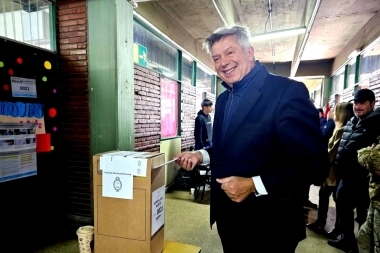 Votó D’Alessandro en San Martín: “Espero que el pueblo pueda elegir para una ciudad distinta”
