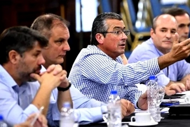 Con el ojo puesto en el Presupuesto, intendentes radicales se reunieron cara a cara con Pablo López