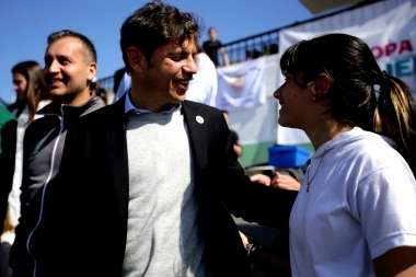Kicillof acompañó a los deportistas que representarán a la Provincia en los Evita