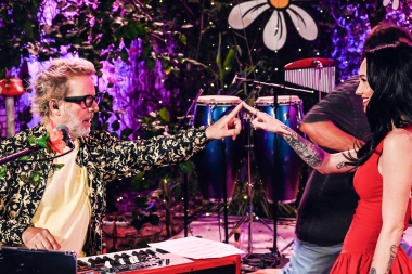 La Joaqui sorprendió con un tango: cantó el clásico “Se dice de mí” en el ciclo ¡FA! de Mex Urtizberea