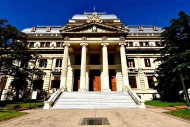 Buscan cambiar la licencia laboral para adoptantes de niños mayores de 7 años