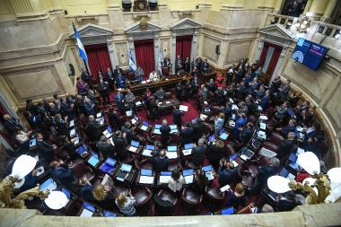 Tras larga sesión, el Senado de la Nación aprobó ley anti tarifazos: Macri  tiene listo el veto