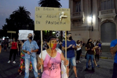 Vecinos de Bahía Blanca presentaron un amparo colectivo por la falta de agua en la ciudad