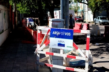 Acusaron a la empresa Absa de romper una obra en Bahía Blanca a días de su inauguración