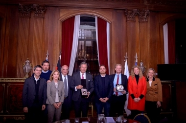 En una visita de relevancia, Sante se presentó en la Legislatura porteña