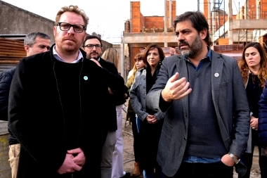 Bianco visitó Gesell y Lobería: prometió que Provincia acercará la universidad al Interior