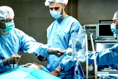 Otro capítulo conflictivo con IOMA: anestesistas cancelaron cirugías a afiliados de la obra social