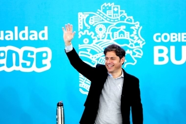 “Hay políticos que te sacan la computadora y otros que te la devuelven”, lanzó Kicillof