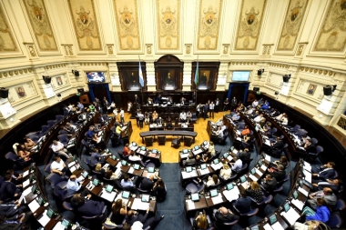 Pese a críticas del kirchnerismo, se aprobó en Diputados la ley “anti motochorros” que pidió Vidal