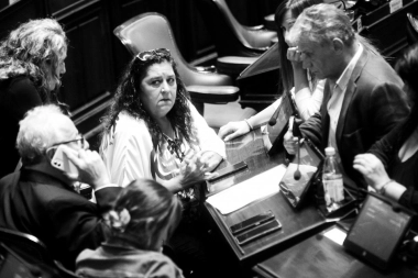 “Me voy a una reunión de mi bloque”: diputada kicillofista y una chicana que alertó sobre la ruptura del peronismo en la Legislatura