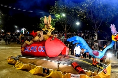 Destinos bonaerenses: con música y carrozas municipios se preparan para los carnavales