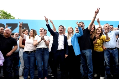 Kicillof cerró la campaña de Fuerza Patria con Massa y sin La Cámpora: mensaje de unidad y dardos a Milei