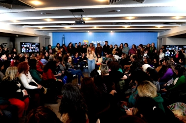 Magario encabezó una reunión de mujeres peronistas para organizar la marcha en apoyo a Cristina