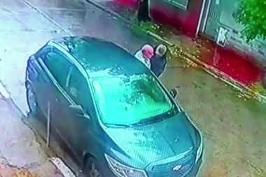 Conurbano descontrolado: ladrón desatento le robó el auto a un jubilado