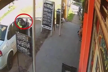 Conurbano descontrolado: pasajero inesperado robó un auto de alquiler a punta de pistola