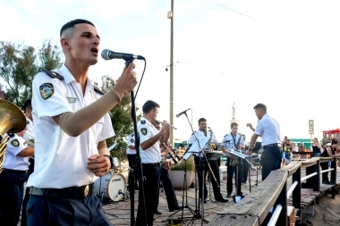 La UCR busca que Kicillof informe sobre la millonaria compra de instrumentos musicales para la Policía