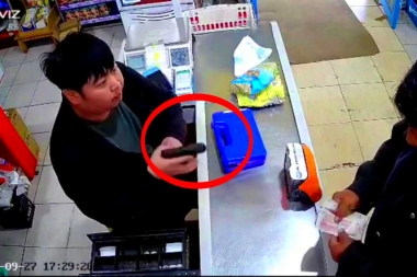 Por un queso y un dulce de leche, supermercadista chino le apuntó a un mechero con un arma de fuego