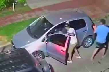 Inseguridad en Quilmes: sujetos armados robaron dos vehículos durante un tremendo raid criminal