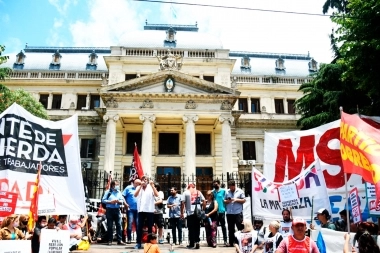 La Izquierda convocó a una movilización contra el Presupuesto 2023 de Kicillof