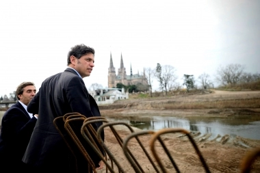 Kicillof presentó un maternal en Lujan y prometió más obras “a pesar” de las “agresiones” de Milei