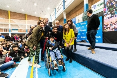 Cascallares y Fabiani entregaron más de 3000 tablets a estudiantes de cuarto y quinto grado