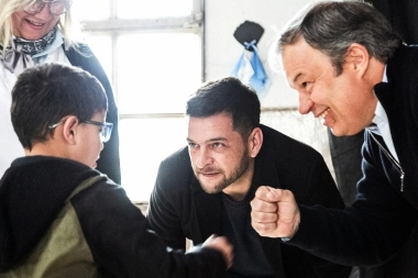 Programa “Niños a la Vista”: Cascallares y Fabiani entregaron 9.000 anteojos en escuelas primarias