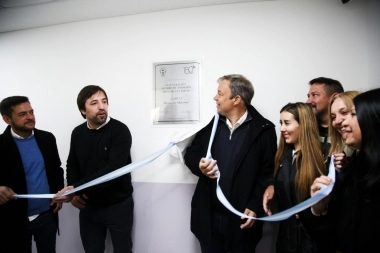 Kreplak visitó Almirante Brown: entregó ambulancias e inauguró un CAPS con Cascallares